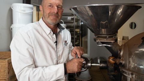 Christophe Bertrand trouve épanouissant de travailler des ganaches atypiques et des chocolats aux goûts très variés. chocolatier Christophe Bertrand A la Reine Astrid - Ile de FranceAlexie Valois Christophe Bertrand trouve épanouissant de travailler des ganaches atypiques et des chocolats aux goûts très variés. chocolatier Christophe Bertrand A la Reine Astrid - Ile de FranceAlexie Valois